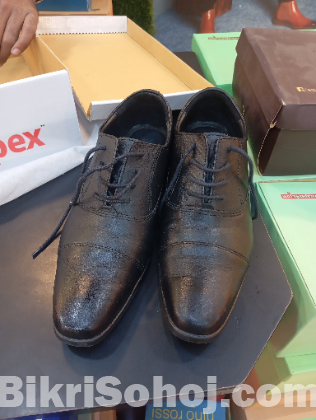 Apex Oxford Shoe,  Size:42, At lowest price
